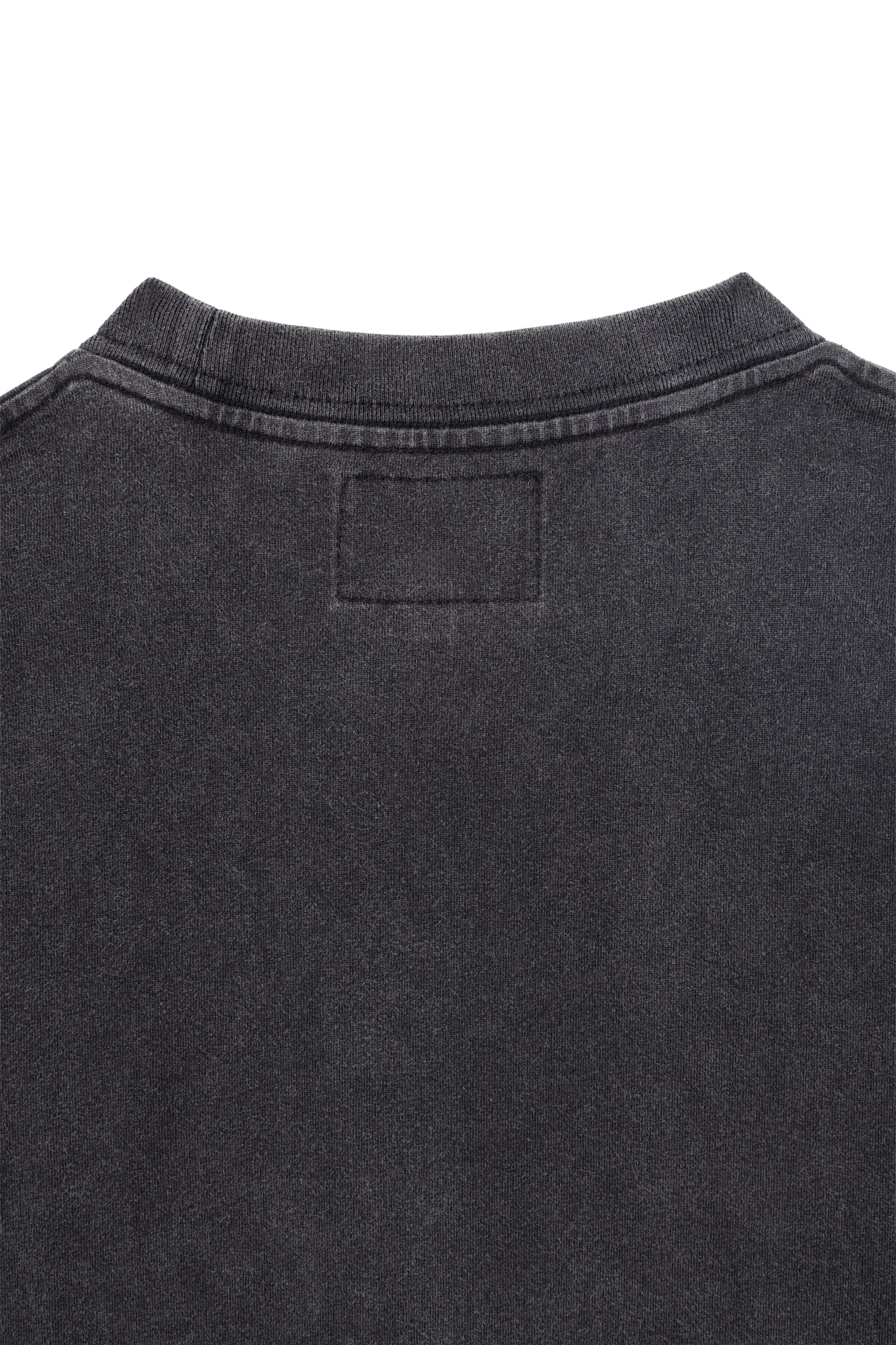 Cement T-shirt — détail col dos — Sutur.