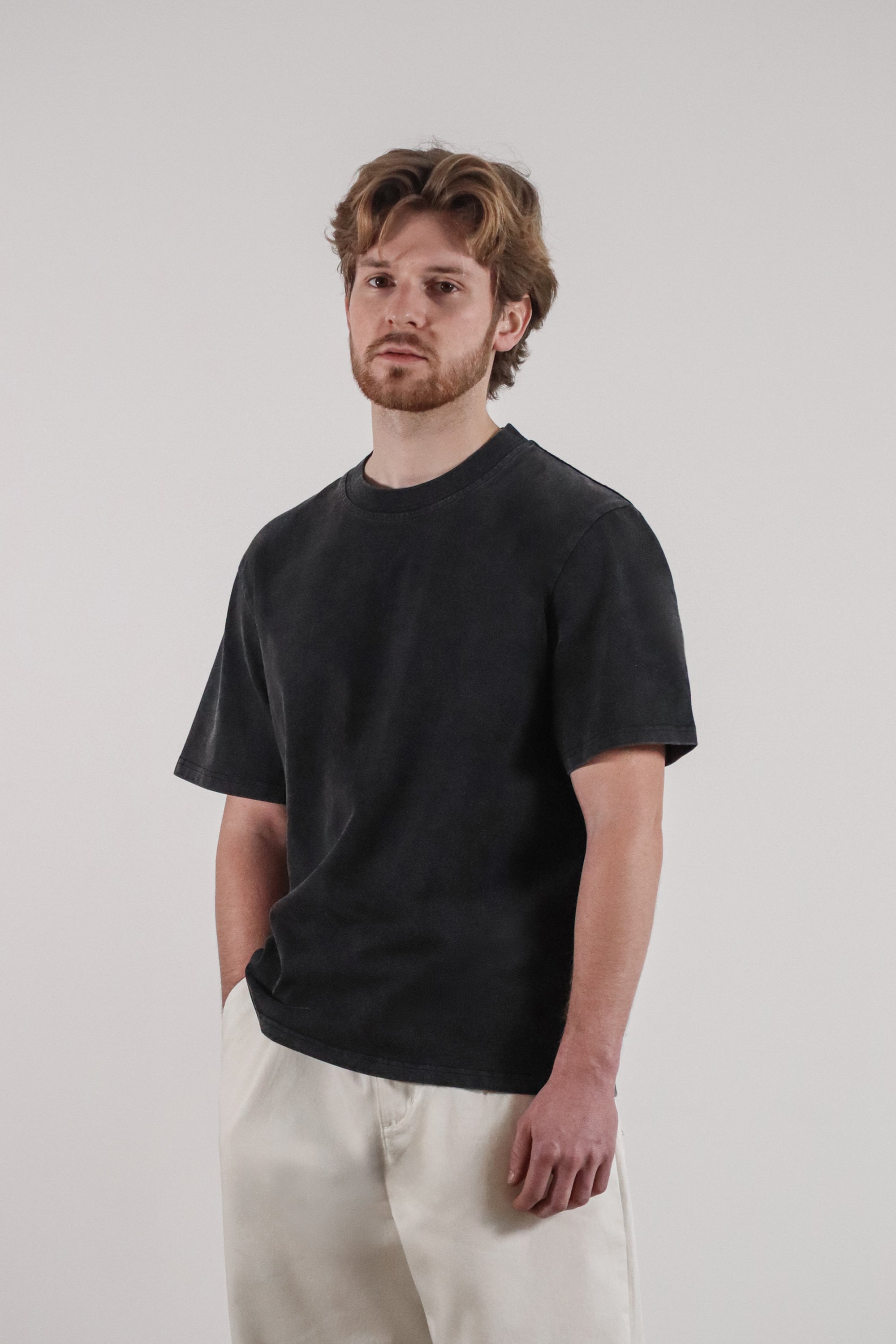 Cement T-shirt — Mannequin coté — Sutur.